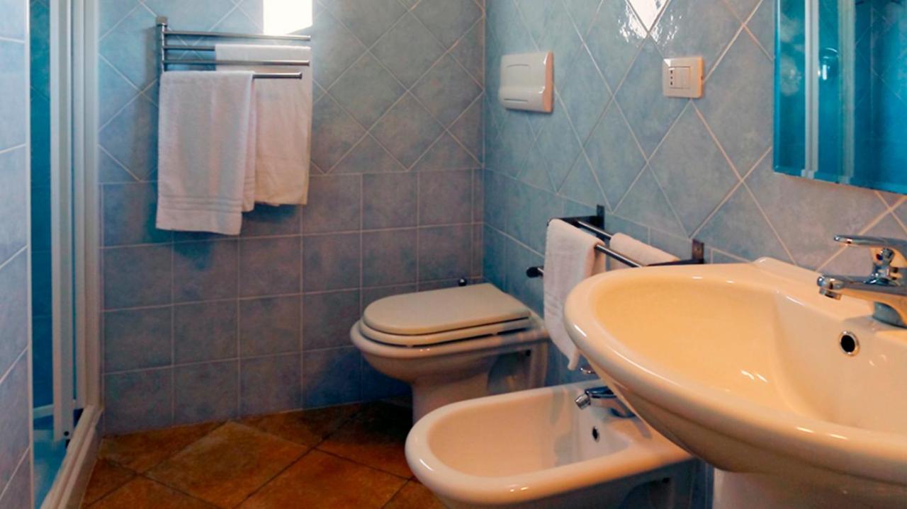 Residence Floreal San Pasquale Bagian luar foto